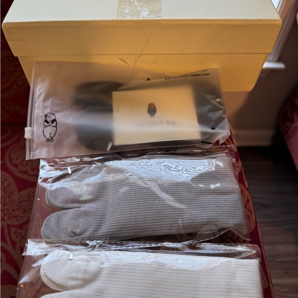 Black Leather Tabi Heels - Picture 4 of 4